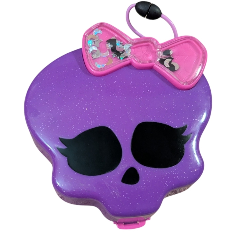 Mattel Monster High Minis Clawdeen Wolf Purple Skullette Compact Case Playset